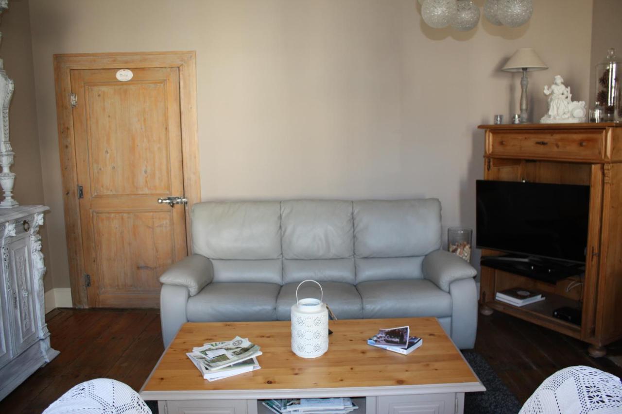 Le Vieux Presbytere Confracourt Luaran gambar